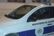 Se peleó a golpes en el Puerto de Rawson y durante su detención dañó un patrullero