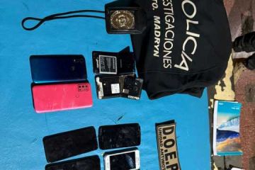 ALLANAMIENTO EN LA ALCALDÍA POLICIAL DE TRELEW POR “SEXTORSIÓN”: SECUESTRAN 10 CELULARES VINCULADOS A LLAMADOS EXTORSIVOS