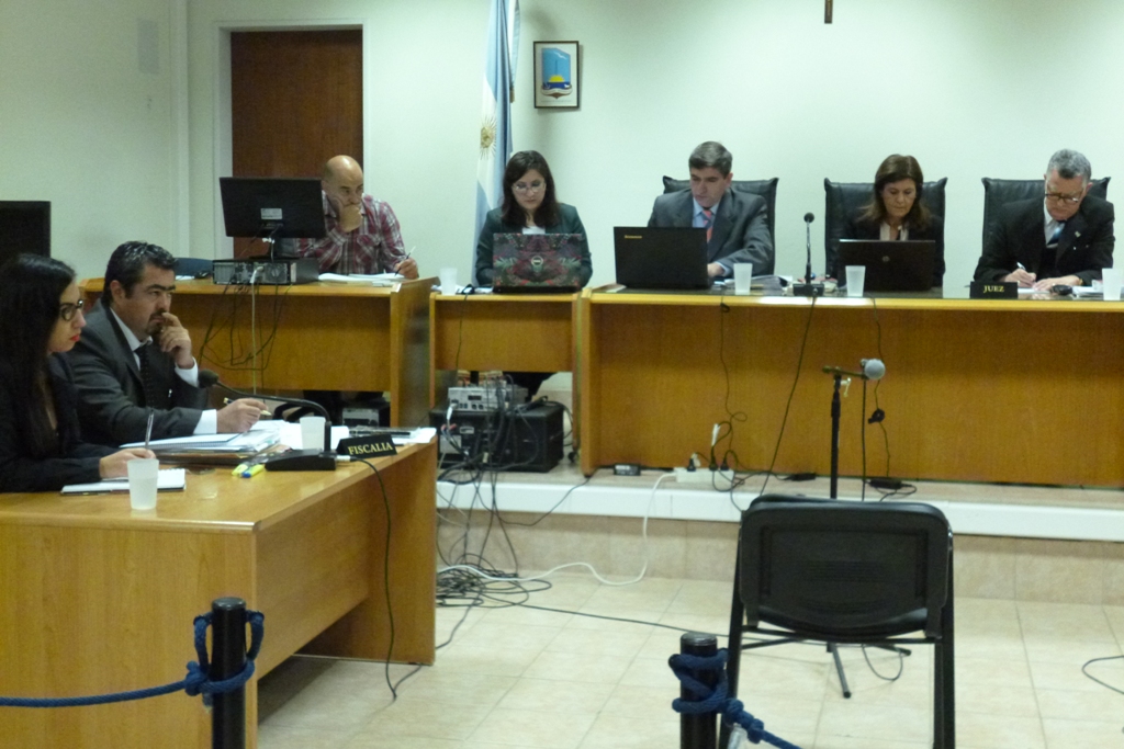 fiscal_funcionaria_y_tribunal