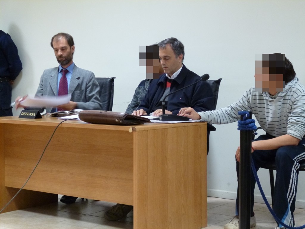 imputados_y_defensores_en_audiencia