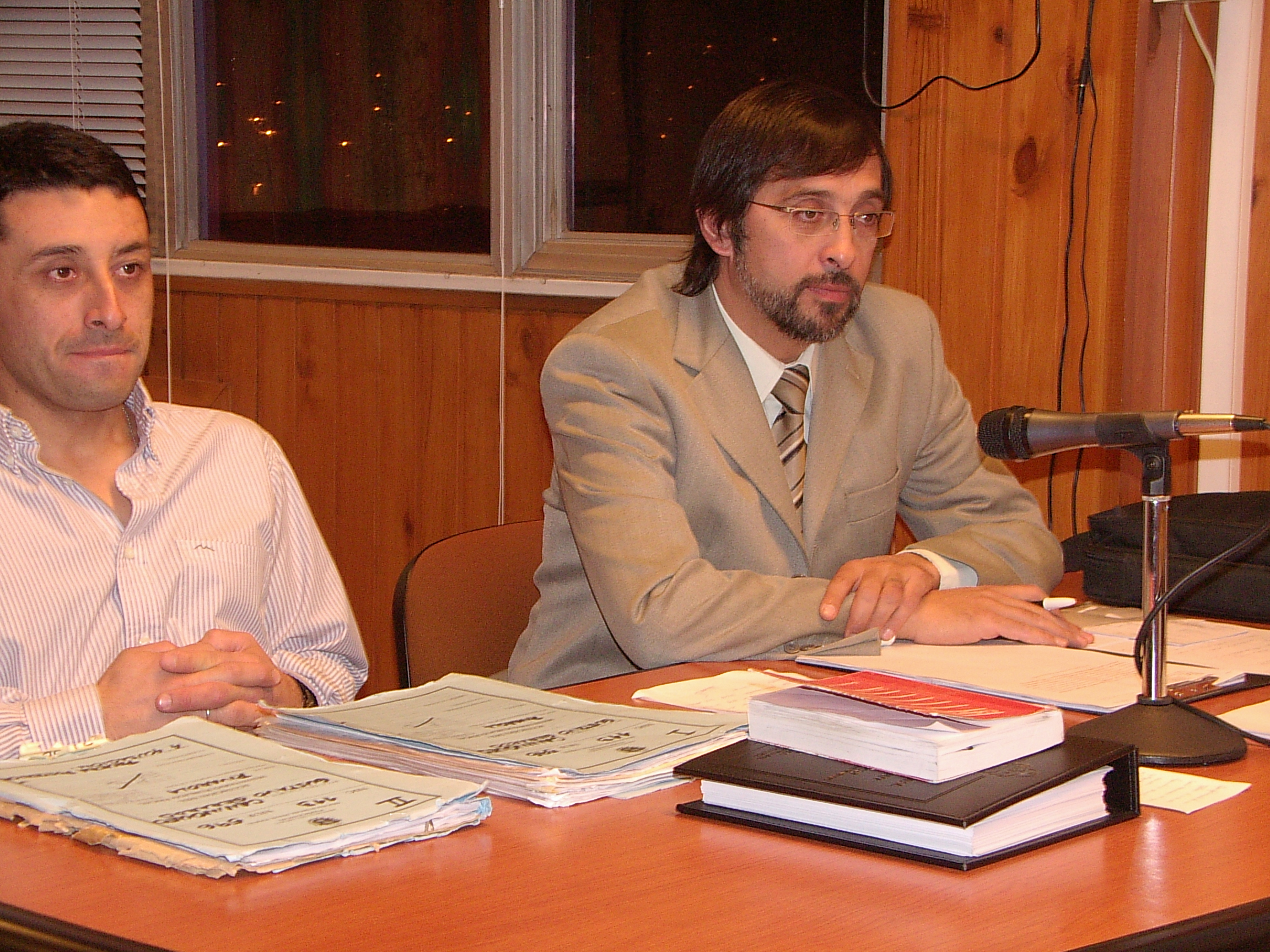 Der. Fernando Rivarola - izq empleado del MPF