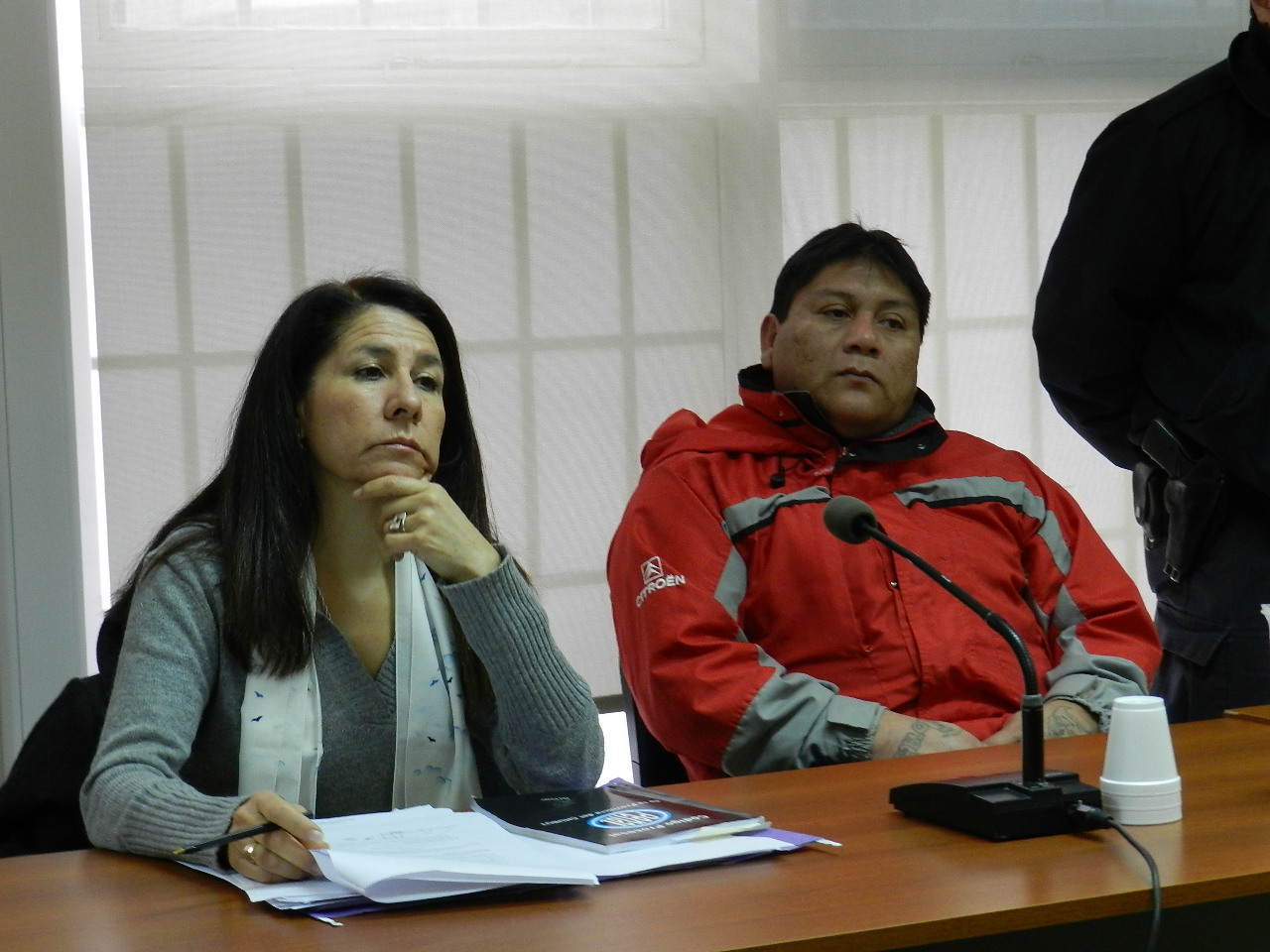 Defensora Leyba junto a Rivero