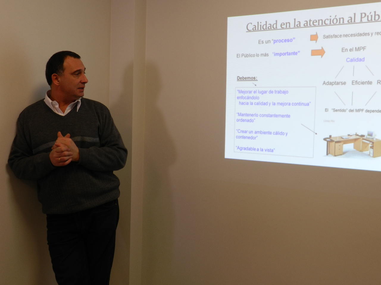 Fabian Nesprias, licenciado en Recursos Humanos, fue uno de los capacitadores de los empleados de mesa de entradas