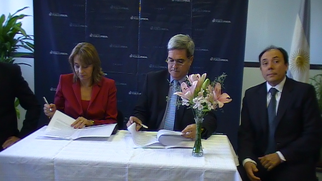 Se procede a la firma del anexo del convenio de cooperación