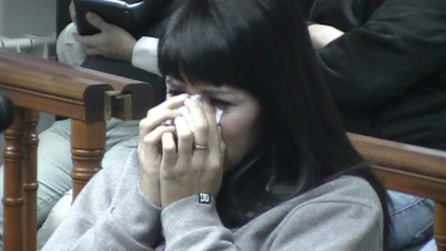 Una testigo se quiebra durante las declaraciones ante las partes