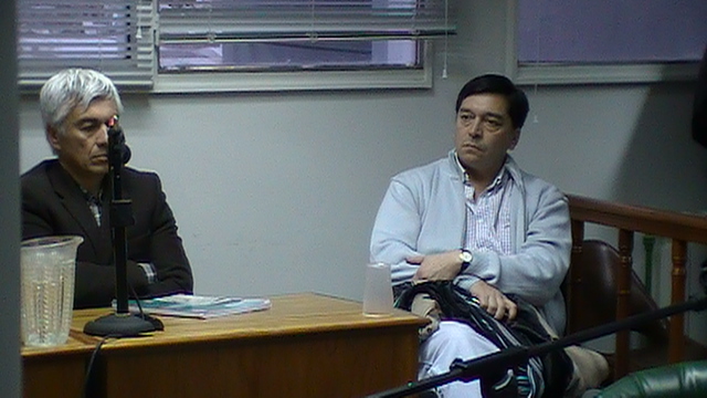 Carlos Sandoval escucha su condena junto a su abogado