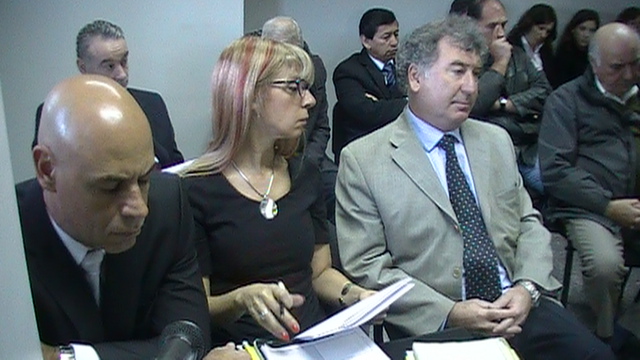 Los defensores durante la audiencia de apertura