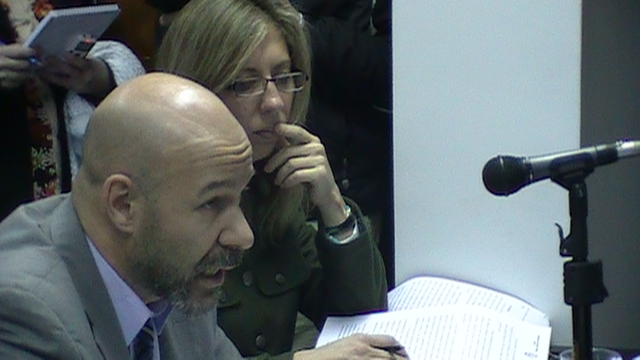 El fiscal general Omar Rodríguez relata la imputación. A su lado la fiscal general María Tolomei