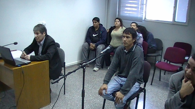 El imputado junto a su defensor durante la audiencia