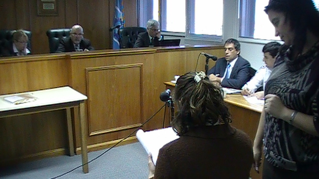 Testigo constata documentación en el juicio