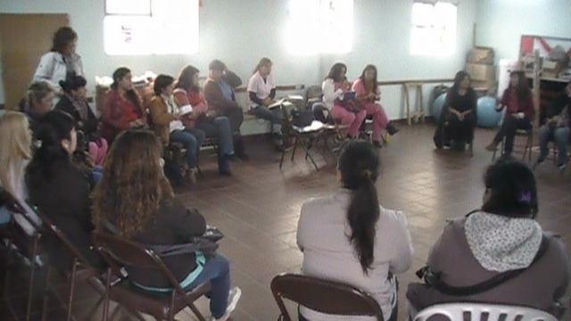 Otra vista de las participantes en el taller